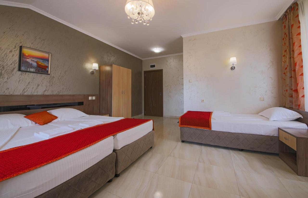 Guesthouse Phoenix 오브조르 외부 사진