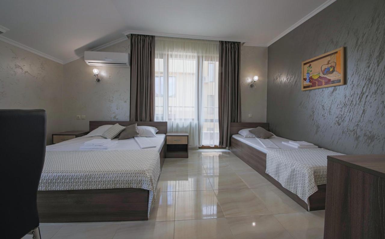 Guesthouse Phoenix 오브조르 외부 사진