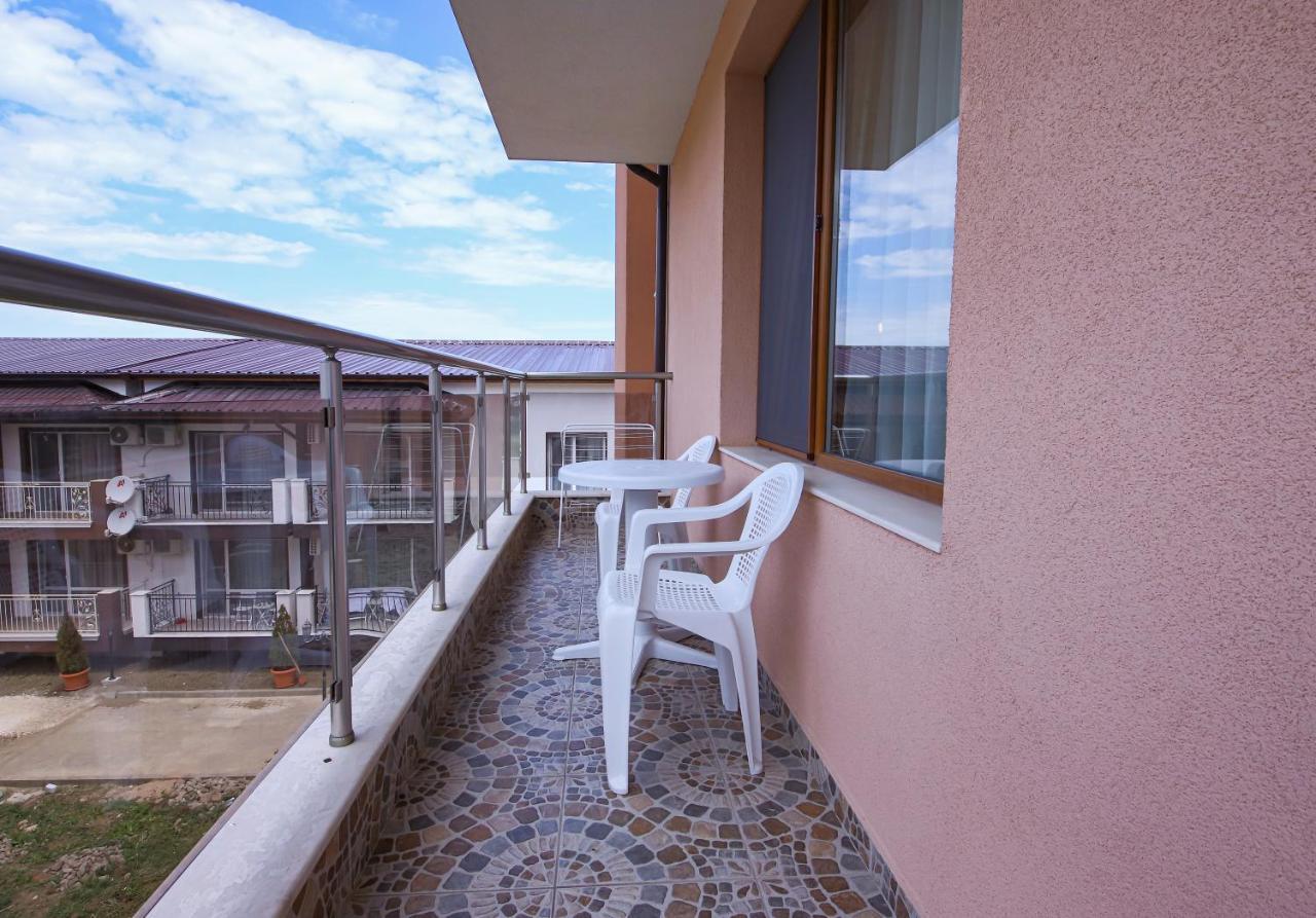 Guesthouse Phoenix 오브조르 외부 사진